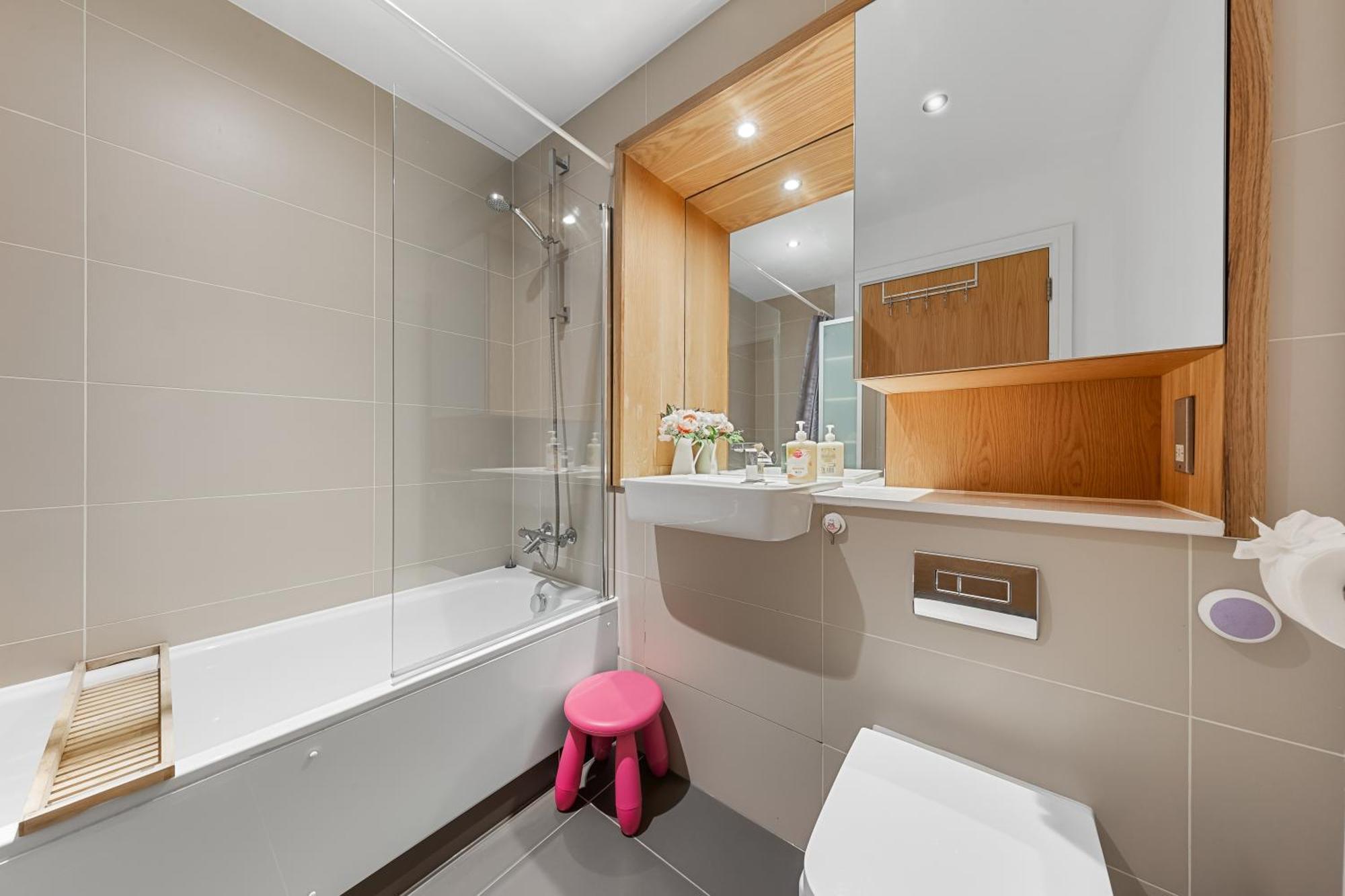 לונדון Trendy 2 Bed Flat In Greenwich With Car Parking מראה חיצוני תמונה