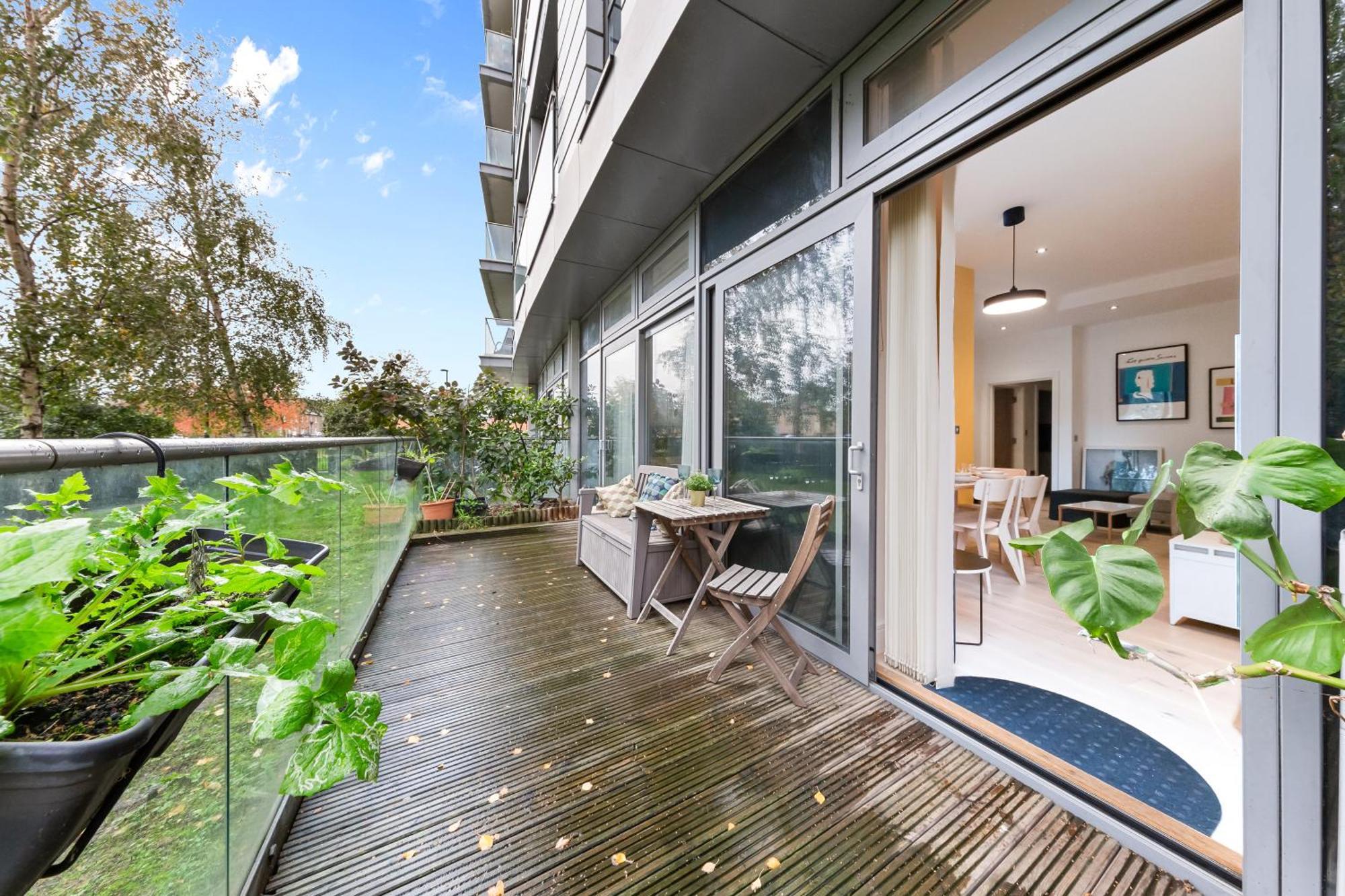 לונדון Trendy 2 Bed Flat In Greenwich With Car Parking מראה חיצוני תמונה