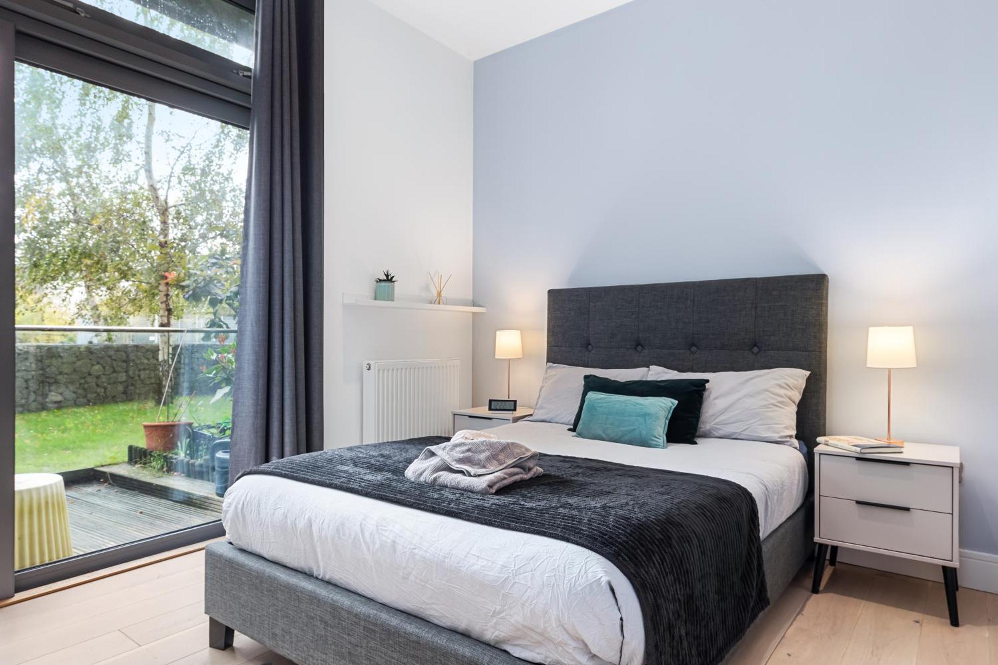 לונדון Trendy 2 Bed Flat In Greenwich With Car Parking מראה חיצוני תמונה
